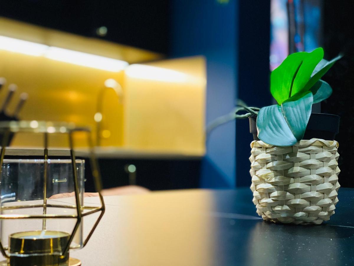 Capsule Temps Suspendu - Balneo, Home Cinema & Billard Valenciennes Exterior foto